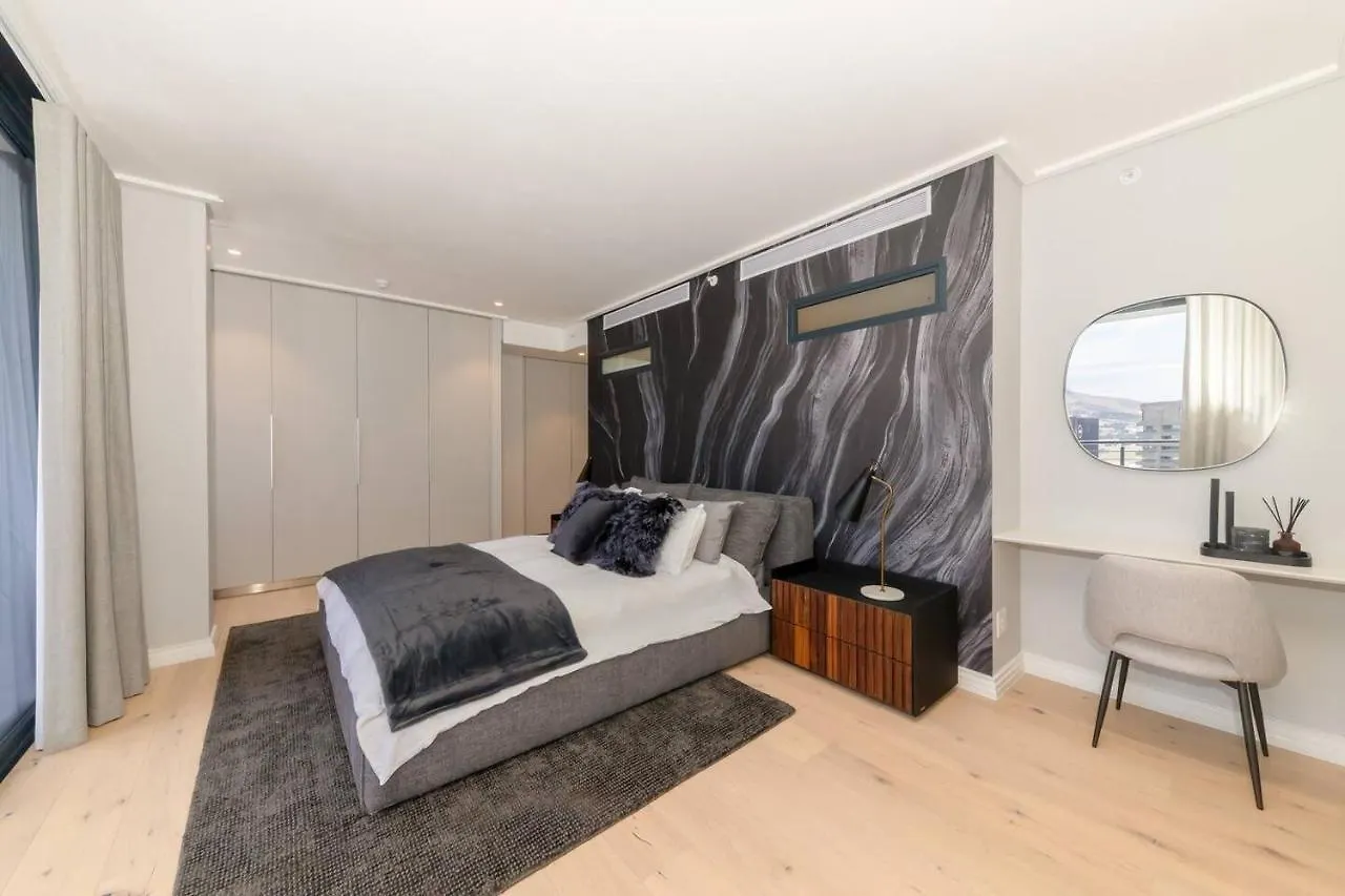 Elevated Elegance - Cape Town Apartment 0*,